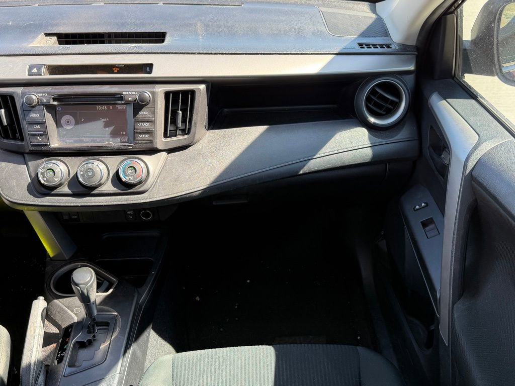 Used 2016 Toyota RAV4 LE FWD image 9