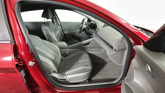 Certified 2024 Hyundai Elantra SEL FWD image 30