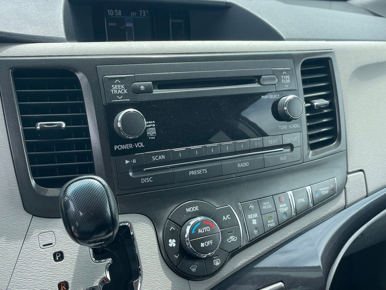 Used 2014 Toyota Sienna SE image 5