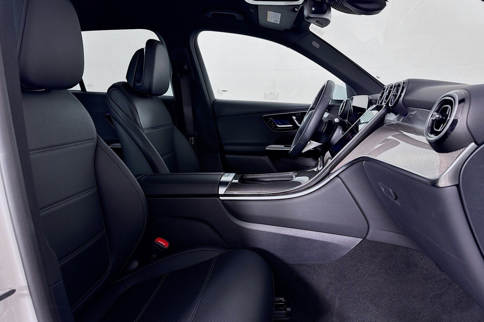 Certified 2026 Mercedes-Benz GLC 300 image 7