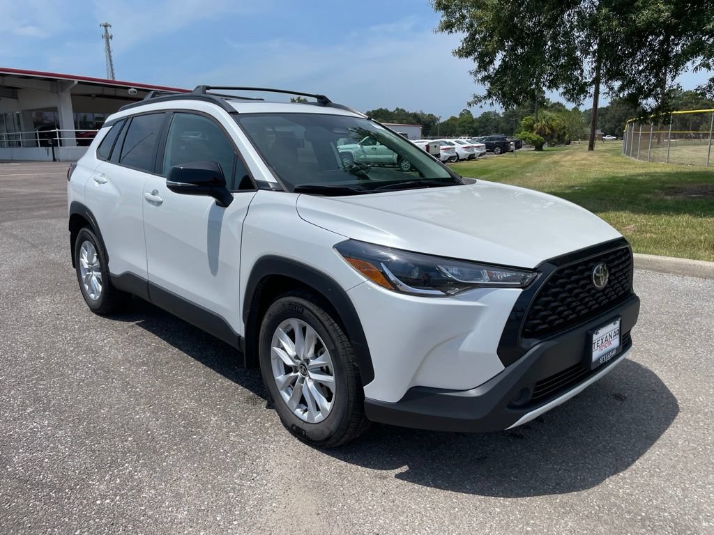 Used 2025 Toyota Corolla Cross LE w/ Moonroof Package