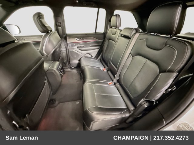 Used 2024 Jeep Grand Cherokee Overland w/ Luxury Tech Group IV AWD/4WD image 25