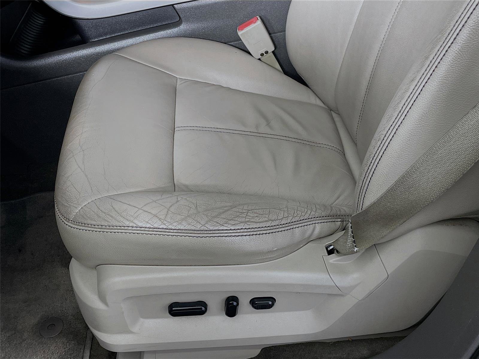 Used 2013 Ford Edge SEL image 22