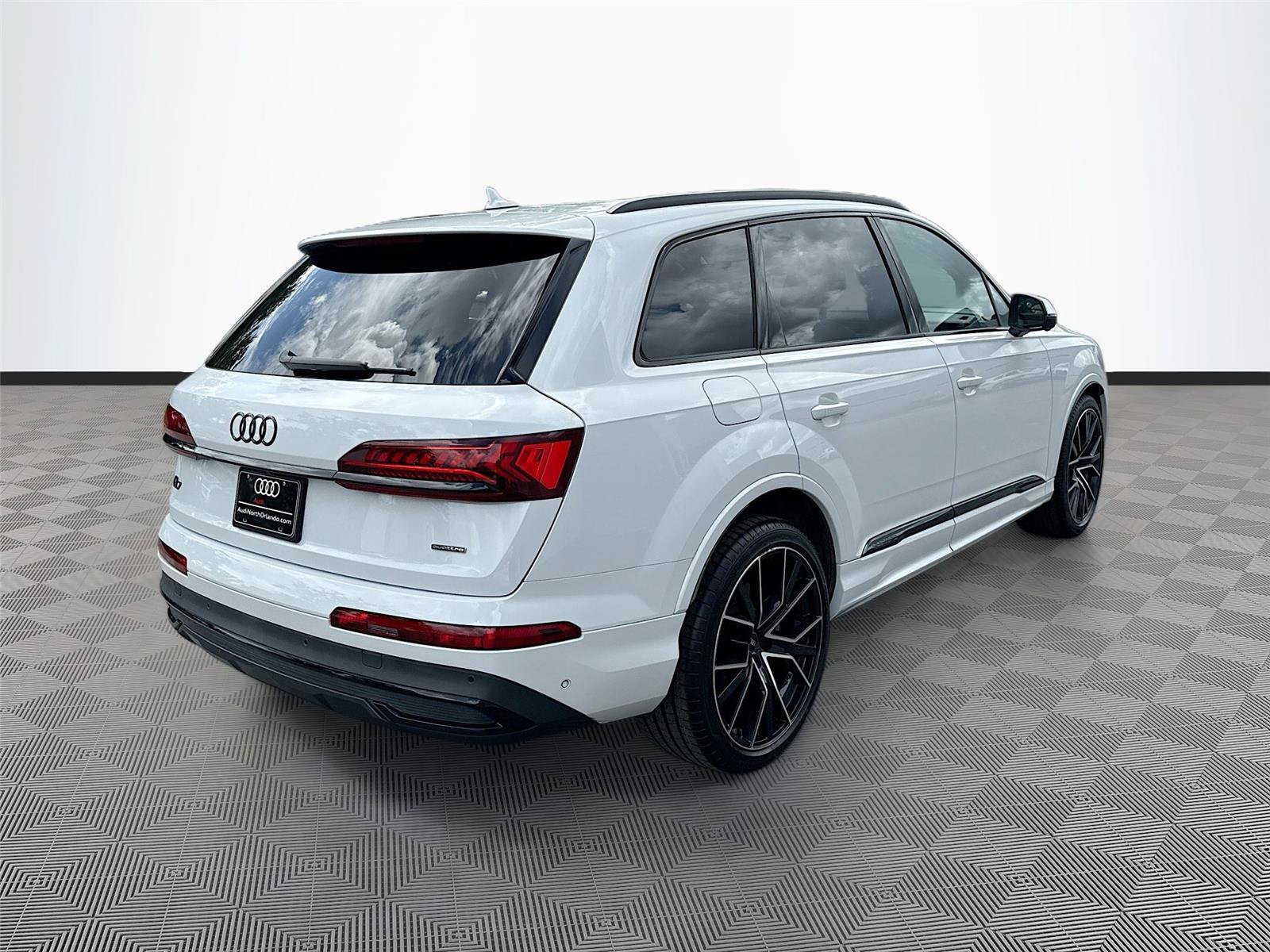 Used 2023 Audi Q7 3.0T Prestige w/ Prestige Package AWD/4WD image 7