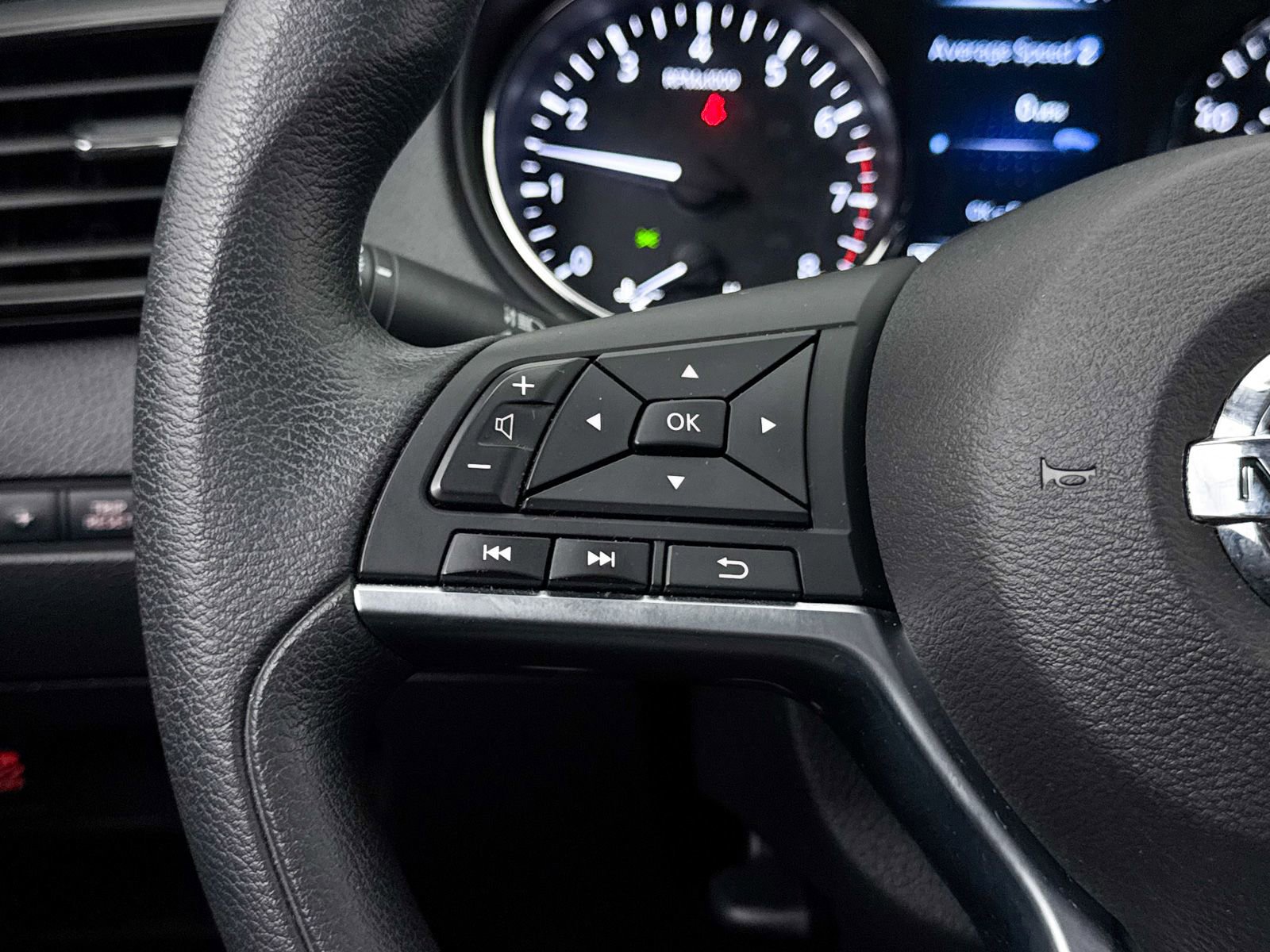 Used 2017 Nissan Rogue S image 29