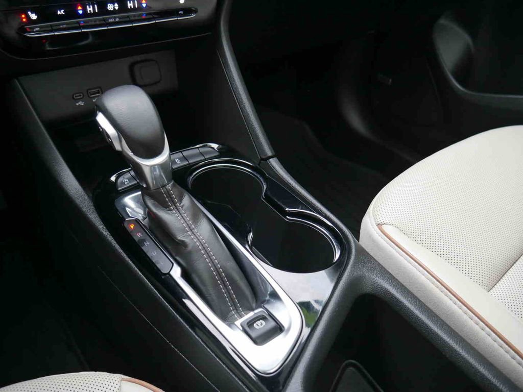 Used 2024 Buick Encore GX Avenir w/ Avenir Technology Package image 30