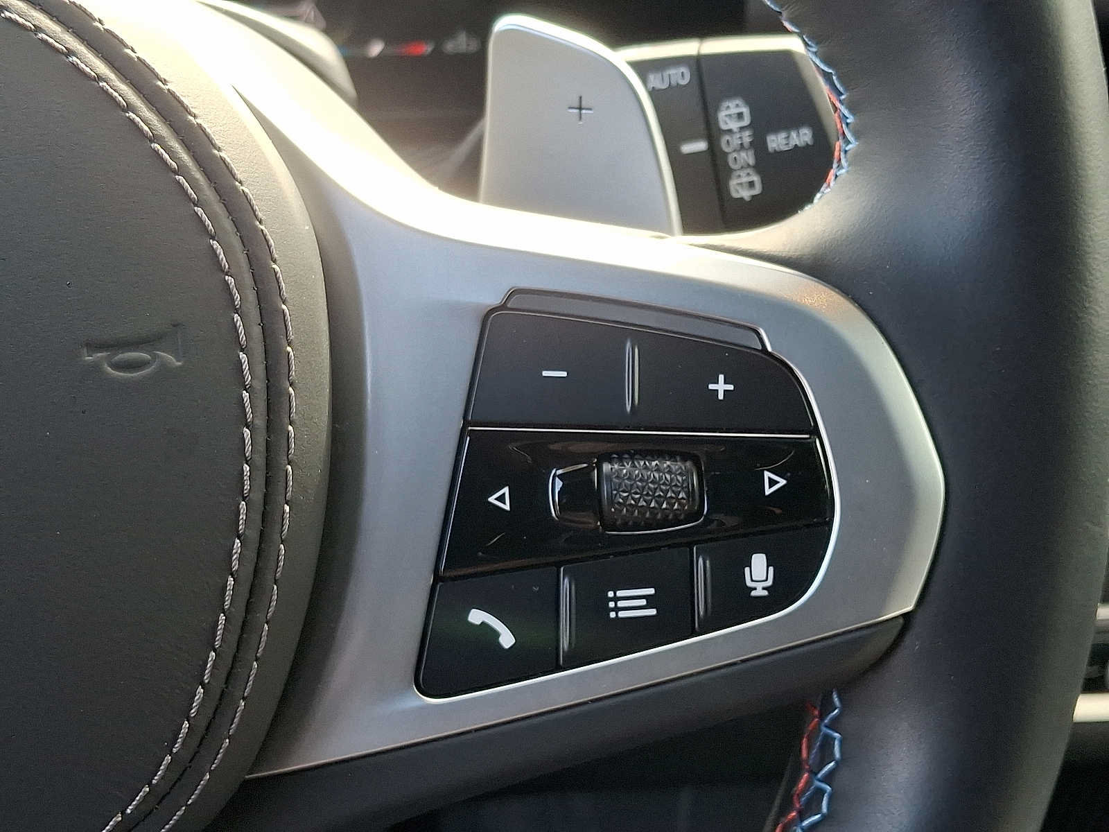 Used 2025 BMW X5 M60i AWD/4WD image 23