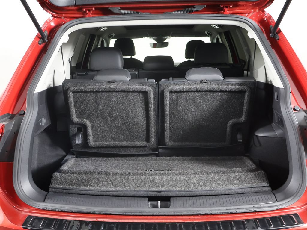 Used 2023 Volkswagen Tiguan SE w/ Panoramic Sunroof Package FWD image 20