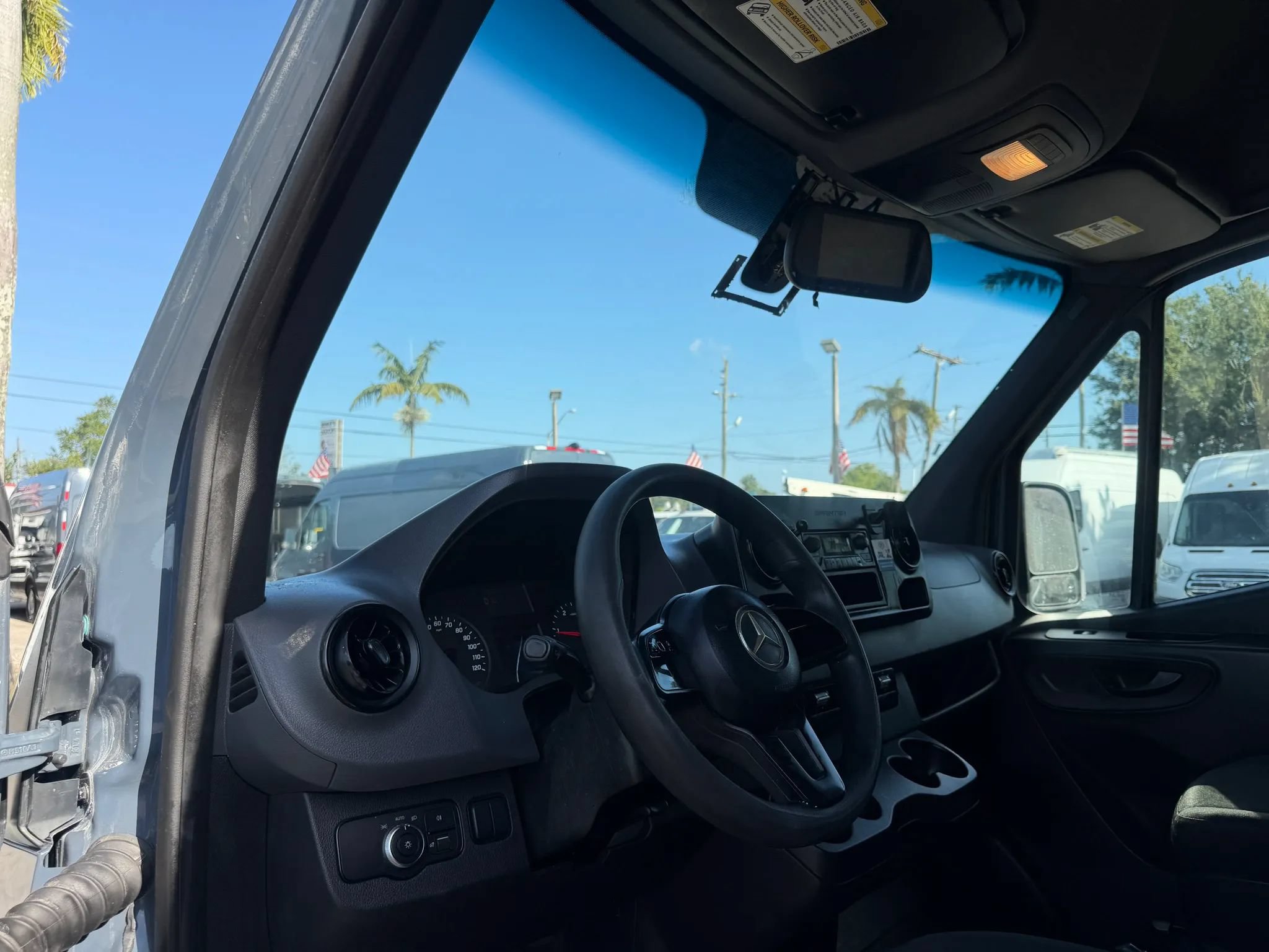 Used 2019 Mercedes-Benz Sprinter 2500 170 Extended Cargo image 12