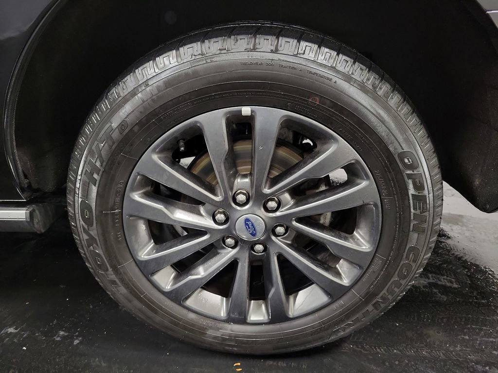 Used 2021 Ford Expedition Limited image 10