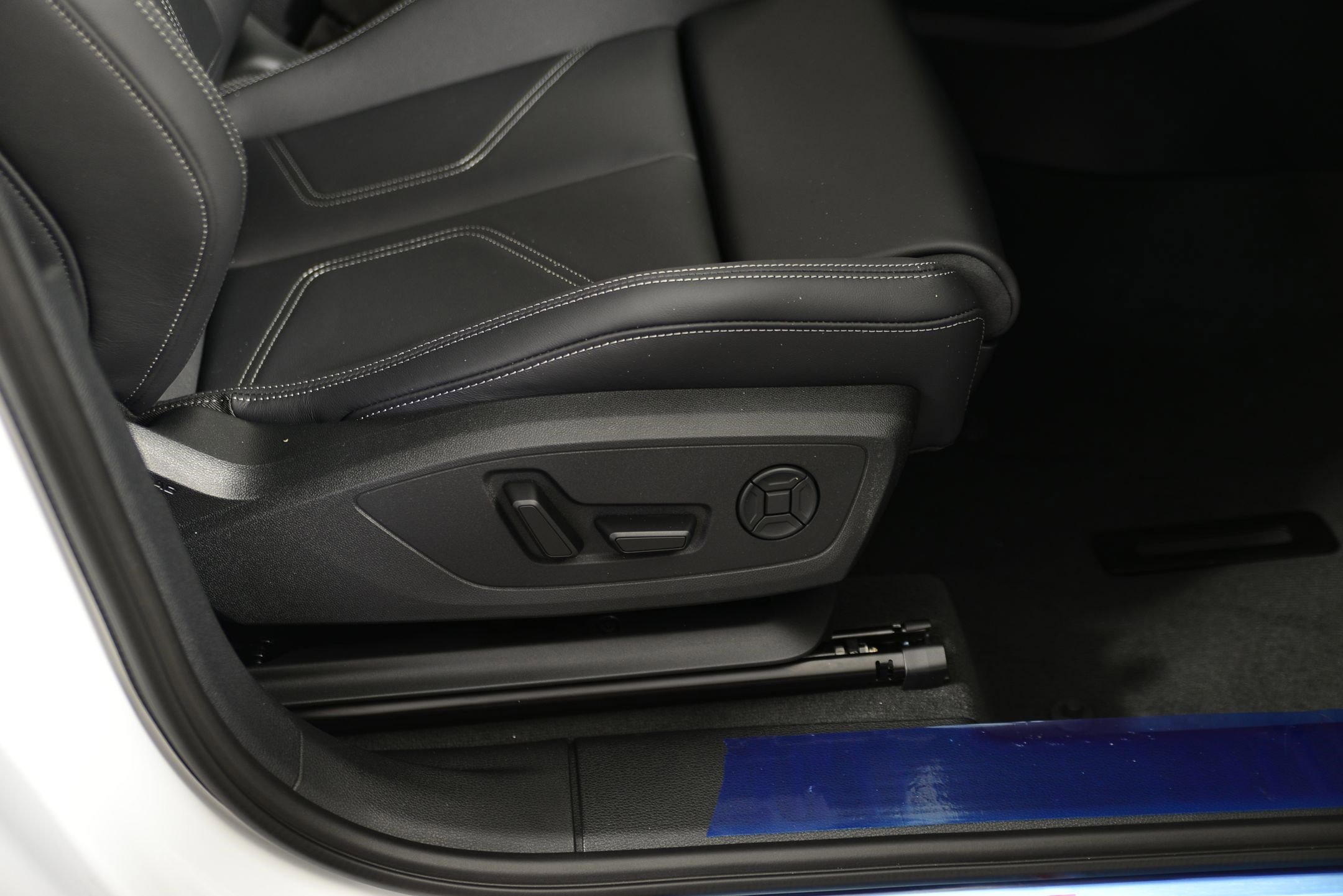 New 2025 Audi Q3 2.0T Premium image 11