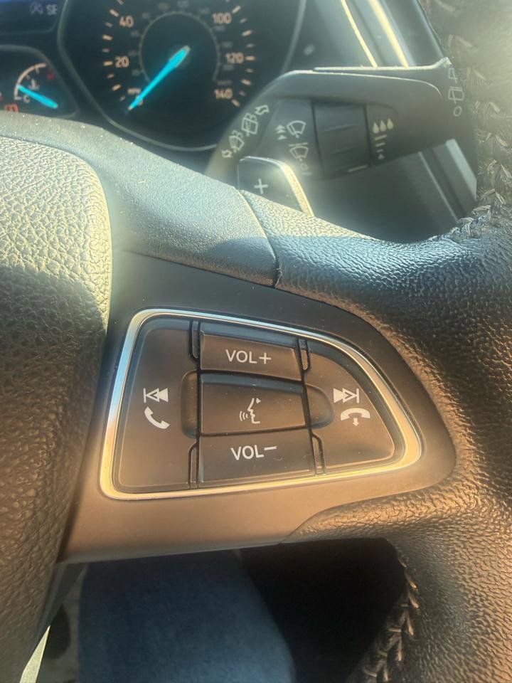 Used 2017 Ford Escape SE w/ SE Sport Appearance Package image 20