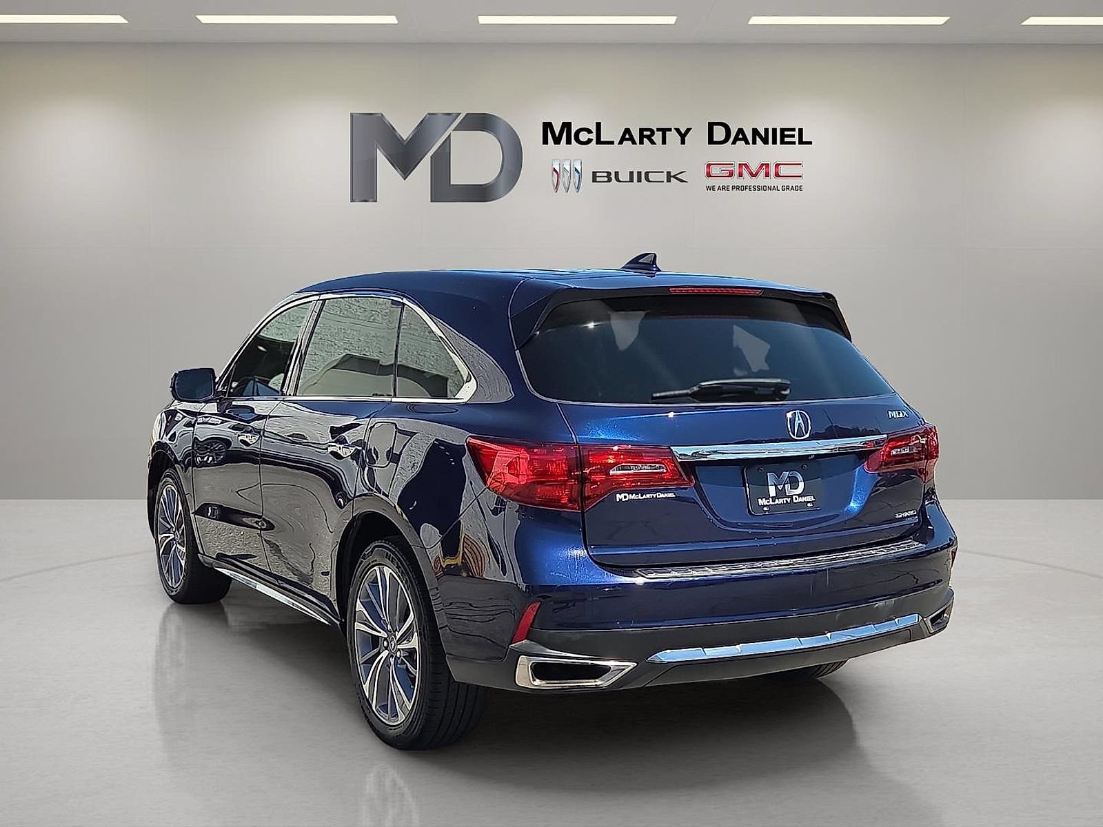 Used 2017 Acura MDX w/ Technology Package AWD/4WD image 13