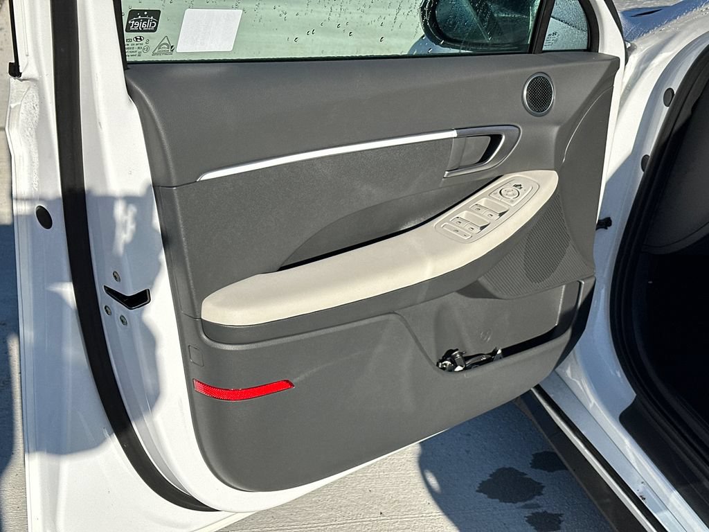New 2025 Hyundai Sonata SE FWD image 11