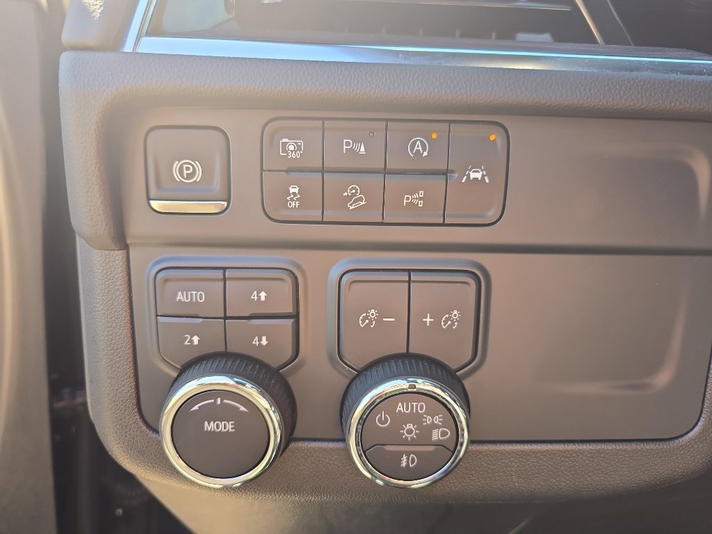 Certified 2025 Chevrolet Suburban Z71 image 14