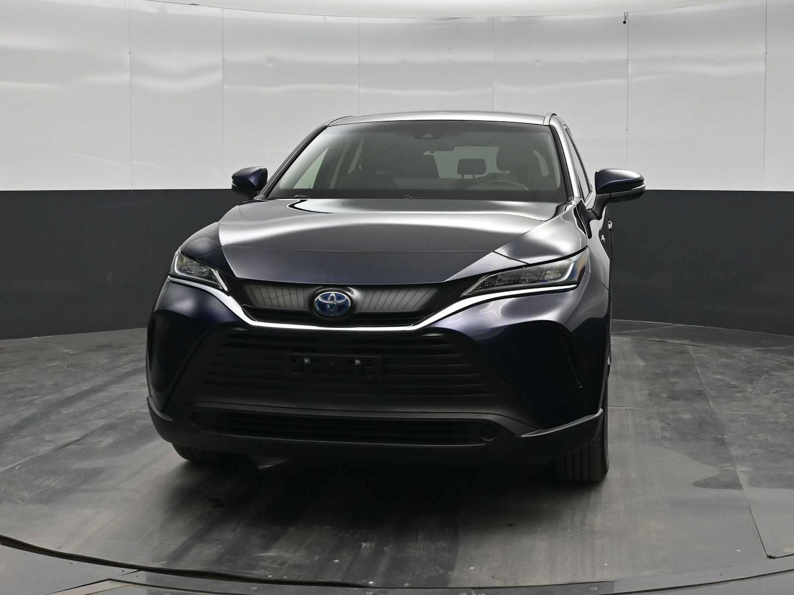 Used 2021 Toyota Venza LE AWD/4WD image 3