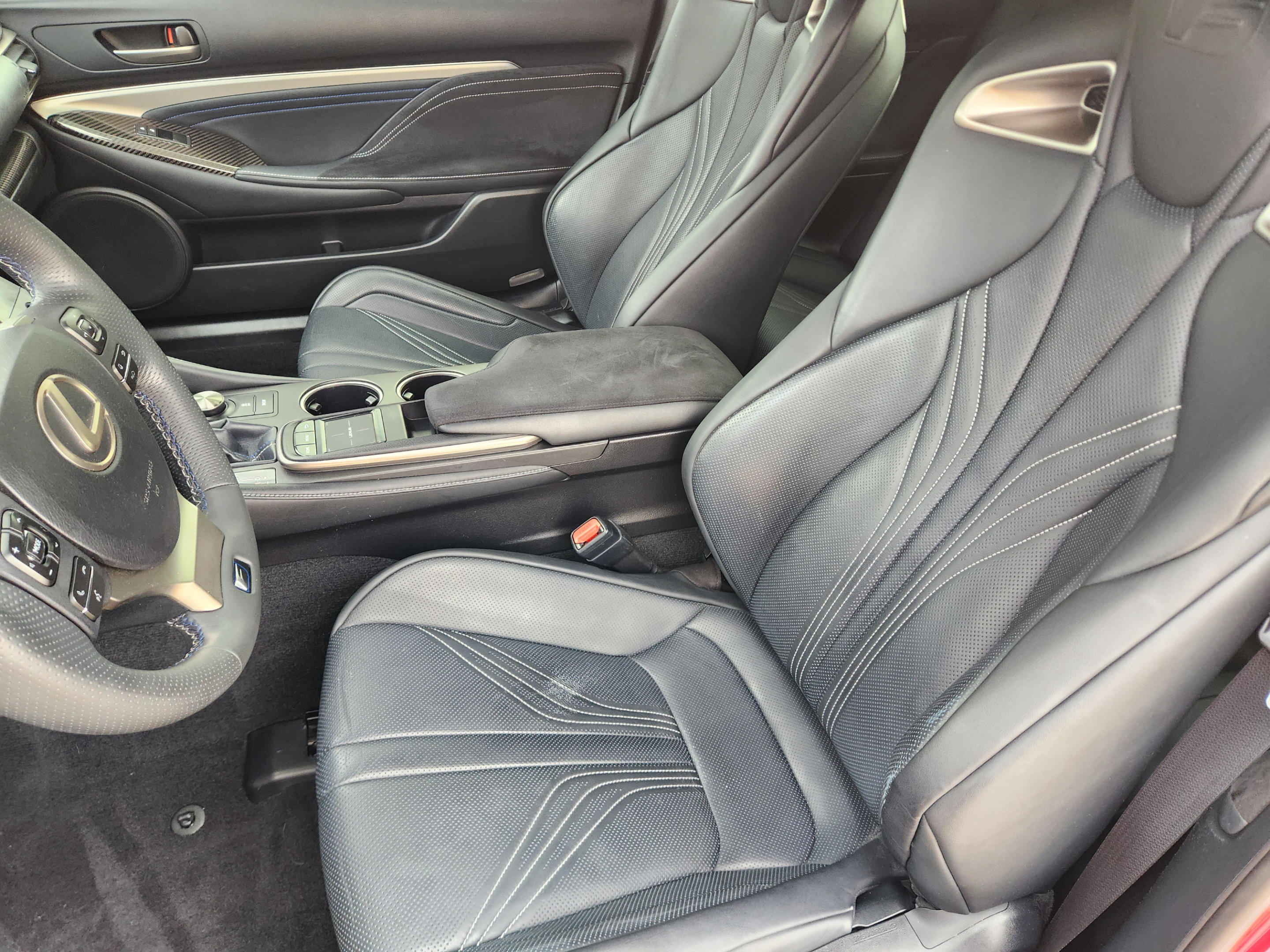 Used 2015 Lexus RC F w/ Premium Package RWD image 7