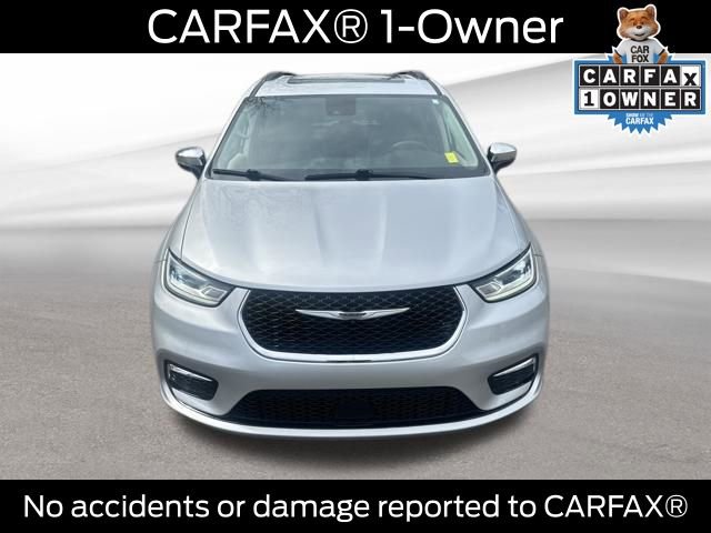 Used 2023 Chrysler Pacifica Limited FWD image 2