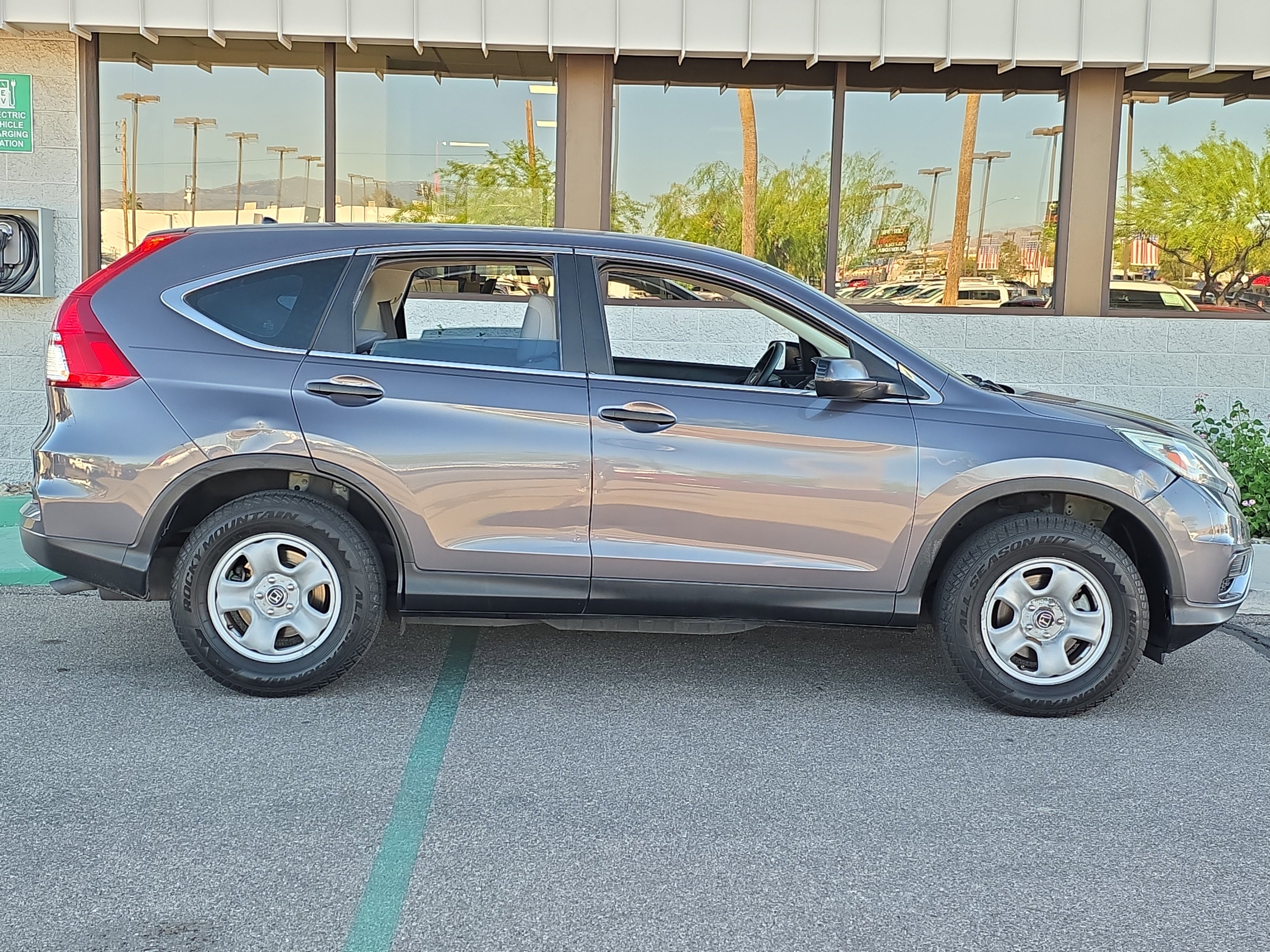 Used 2016 Honda CR-V LX image 8