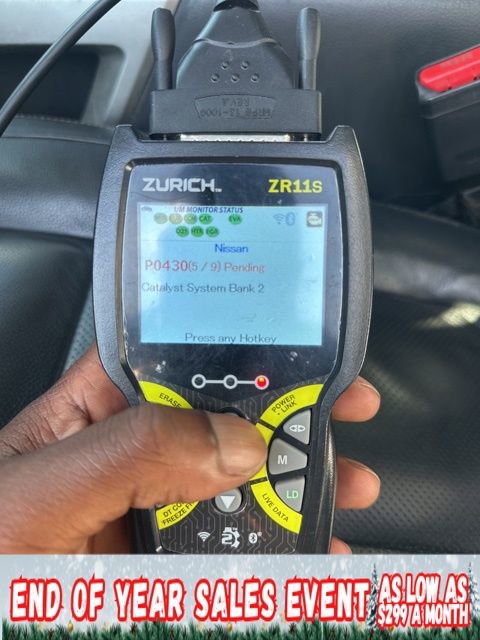 Used 2017 Nissan Titan SL image 28