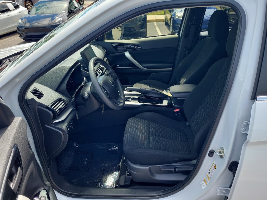 Used 2022 Mitsubishi Eclipse Cross LE FWD image 16