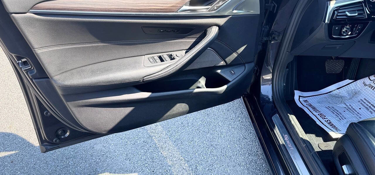 Used 2017 BMW 540i xDrive image 8