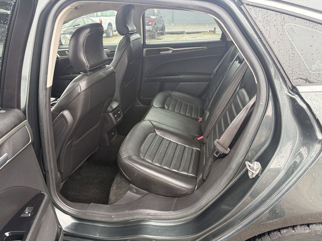 Used 2016 Ford Fusion SE w/ Equipment Group 202A image 10