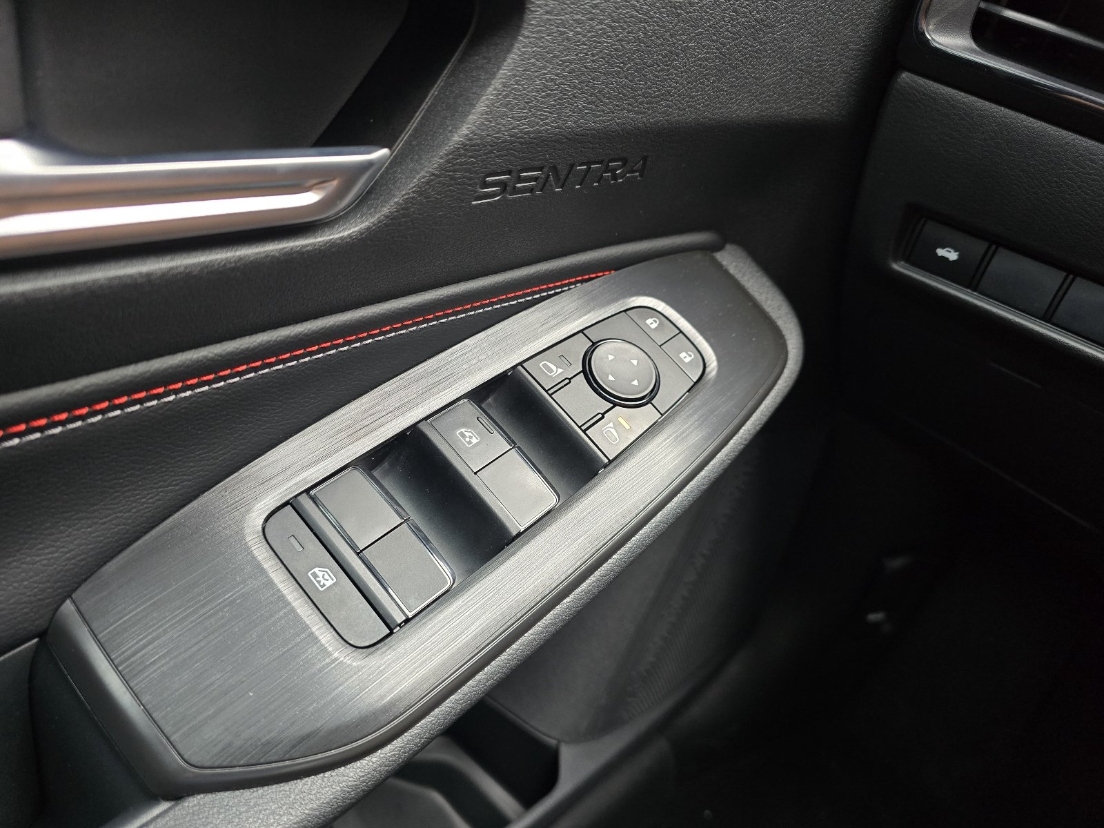 New 2026 Nissan Sentra SR w/ Floor Mat Package FWD image 22