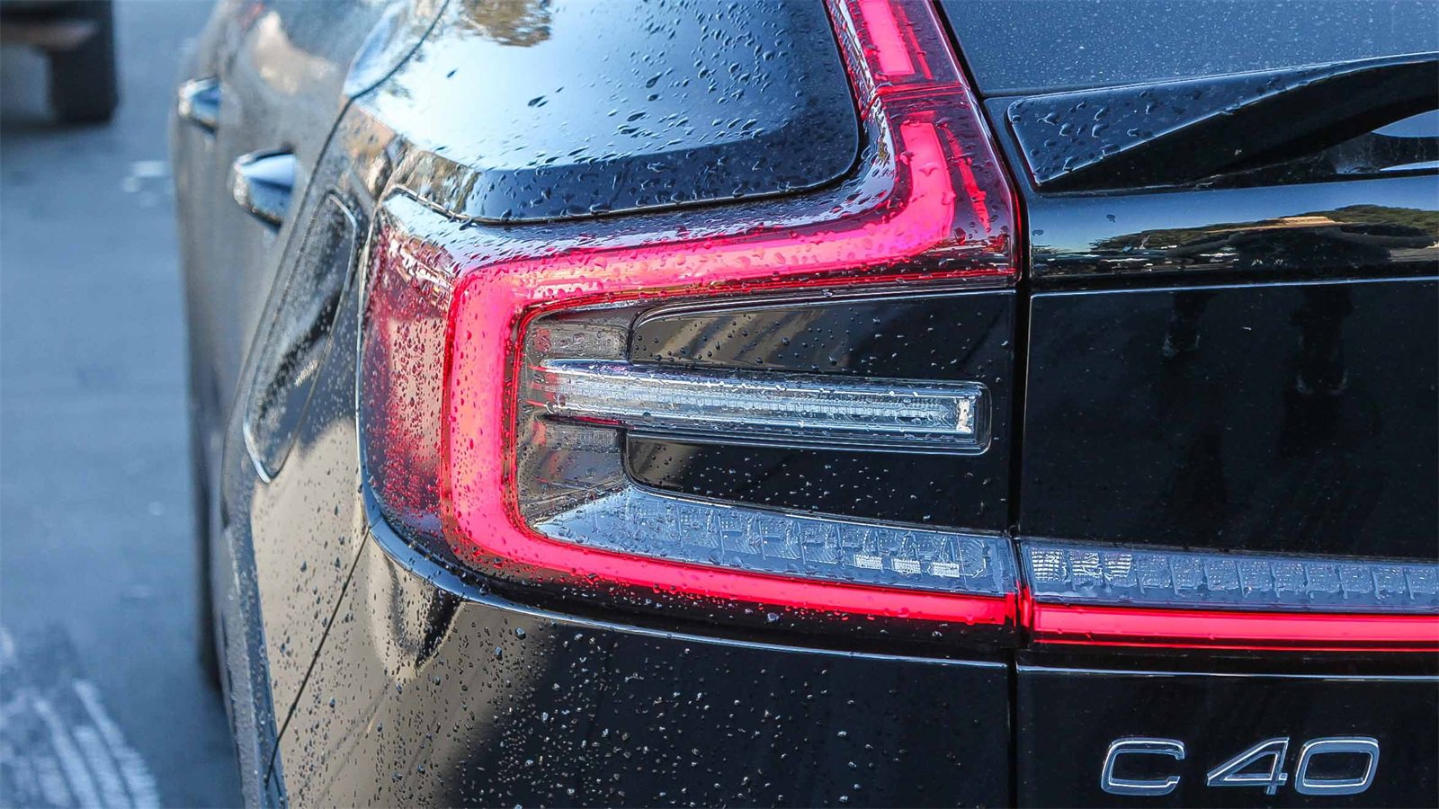 Used 2023 Volvo C40 P8 Recharge Plus w/ Protection Package Premier image 9