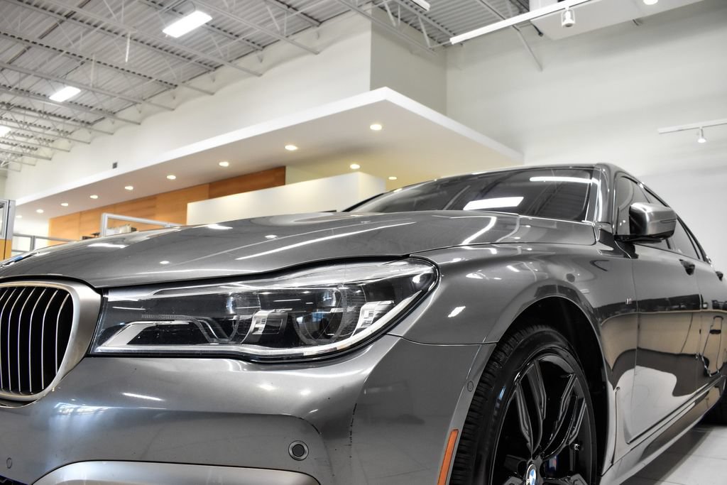 Used 2018 BMW M760i xDrive AWD/4WD image 11