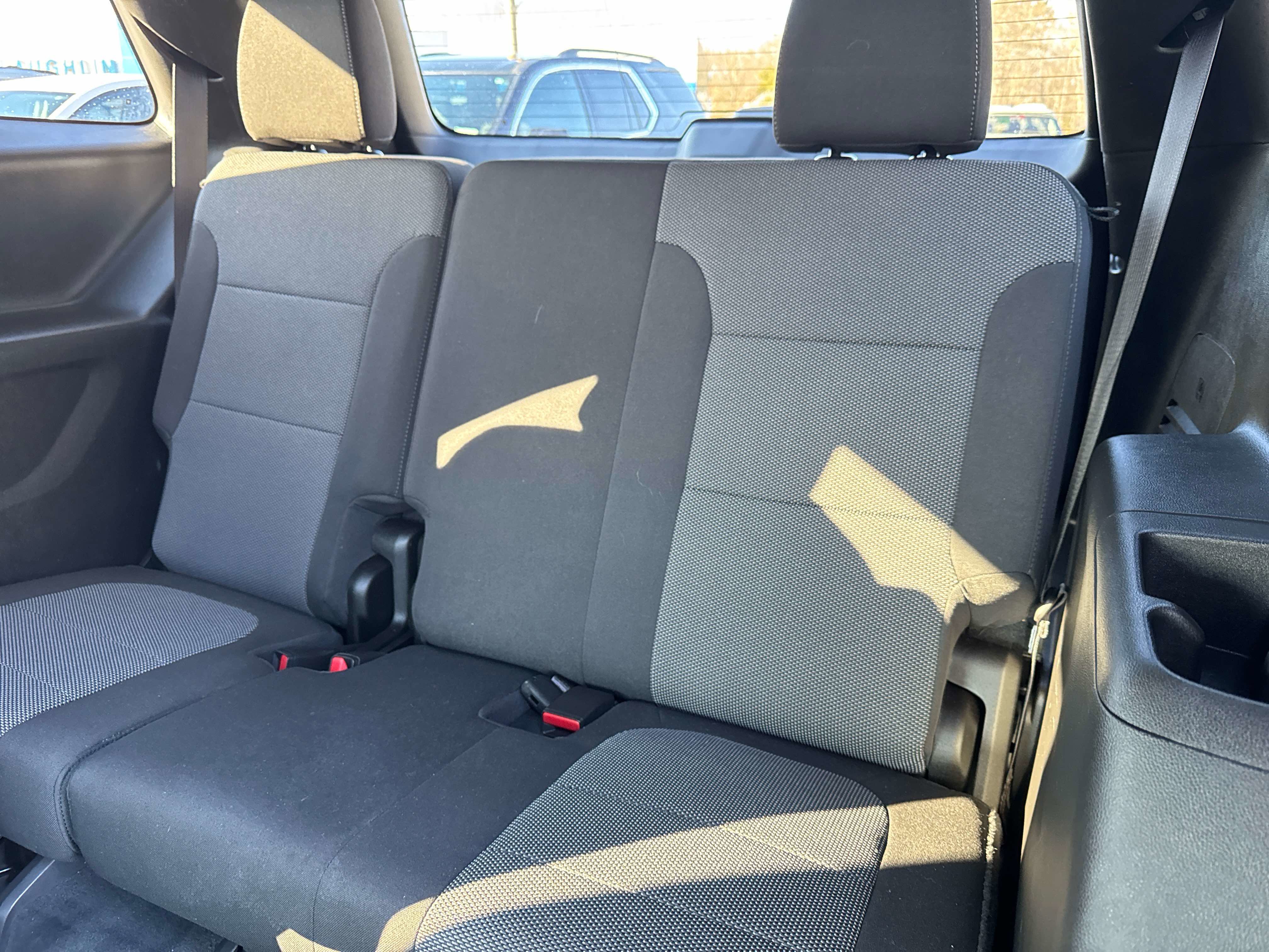 Used 2023 Chevrolet Traverse LT image 11