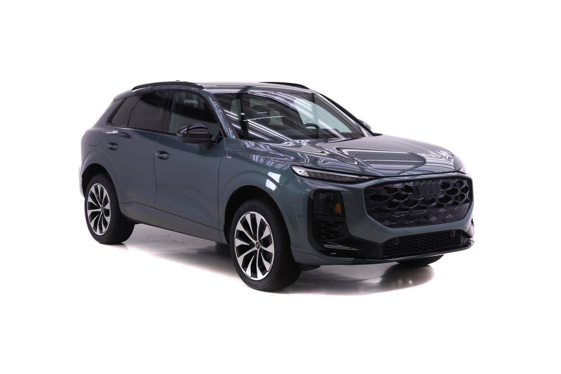 New 2026 Audi Q3 quattro 2.0T AWD/4WD image 2