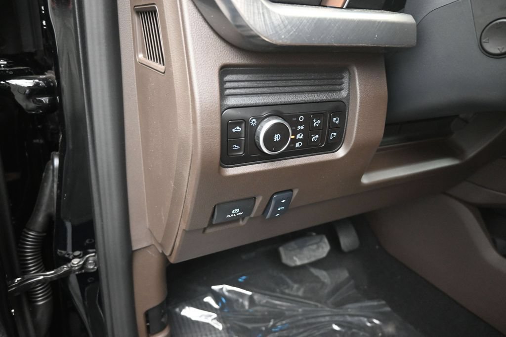 New 2026 Ford F250 King Ranch w/ Chrome Package AWD/4WD image 13