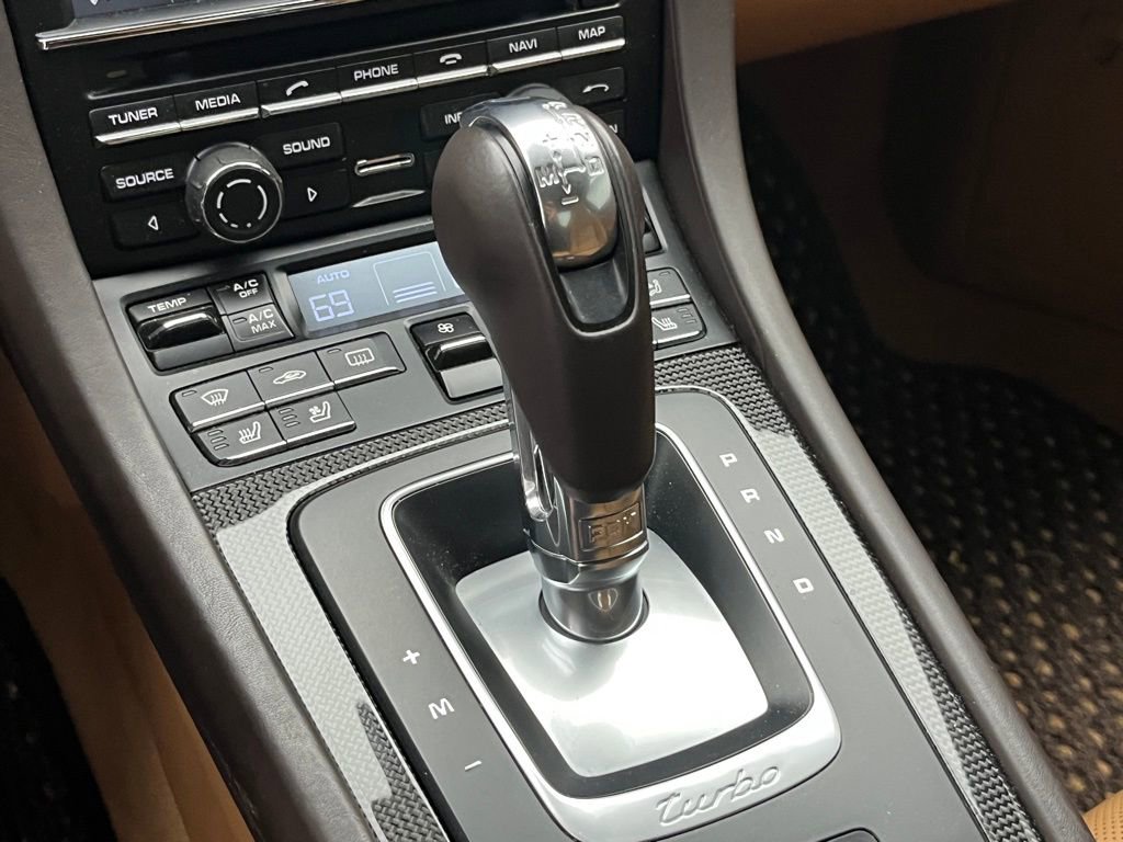 Used 2015 Porsche 911 Turbo S image 18