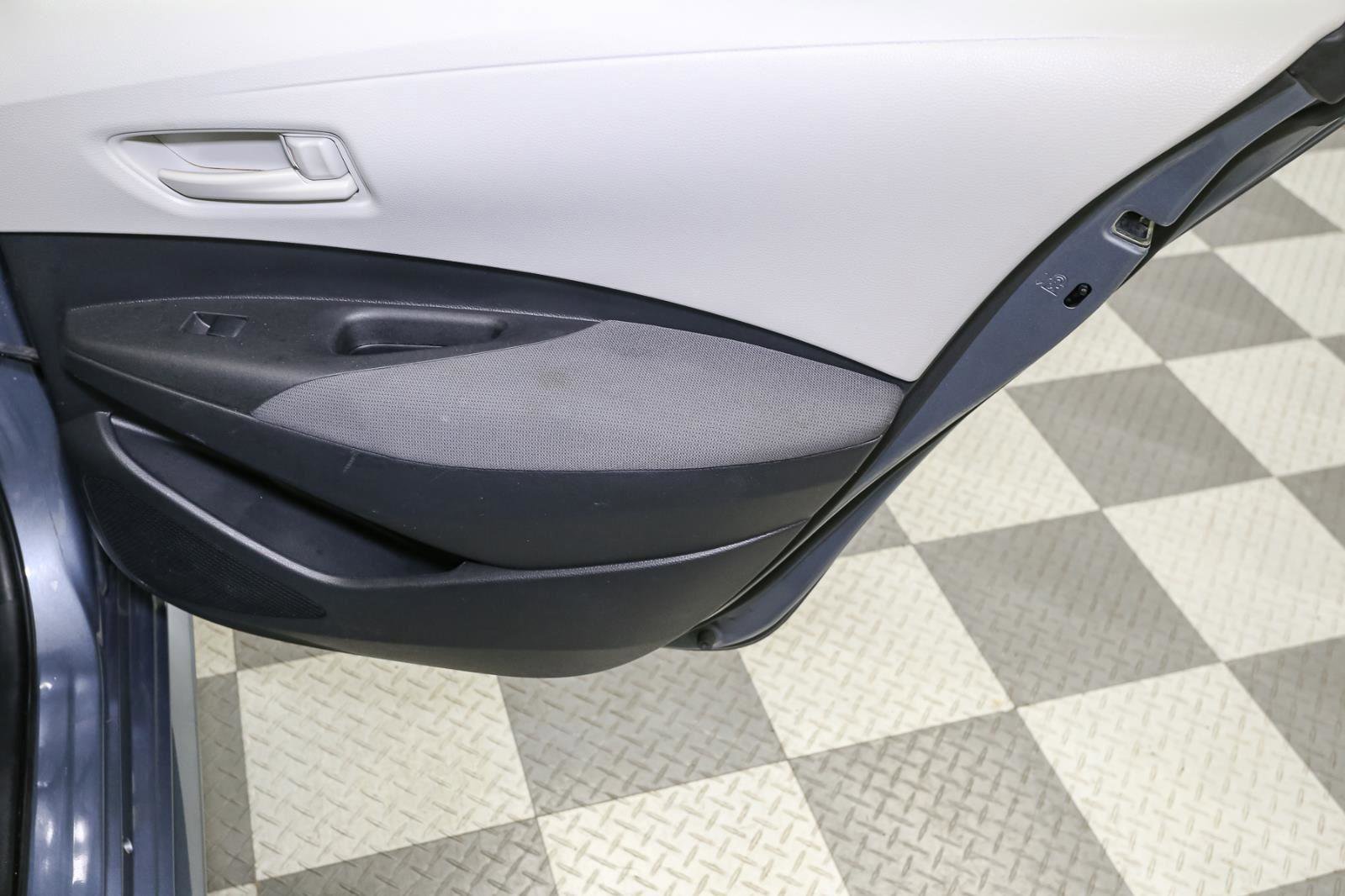 Used 2022 Toyota Corolla LE image 21