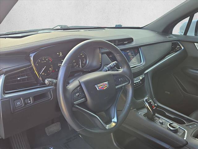 Used 2025 Cadillac XT6 Luxury FWD image 10