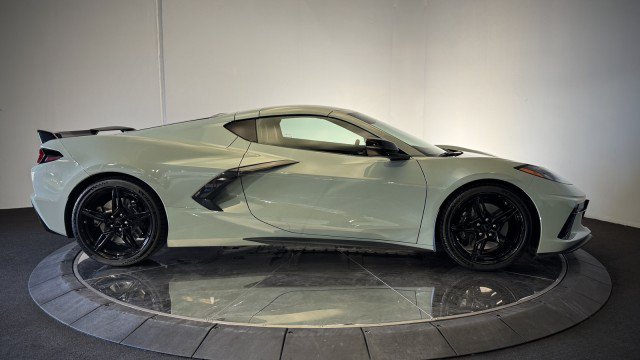 Used 2024 Chevrolet Corvette Stingray Premium Cpe w/ Z51 Performance Package RWD image 29