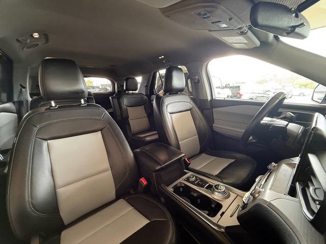 Used 2023 Ford Explorer XLT w/ Equipment Group 202A image 25