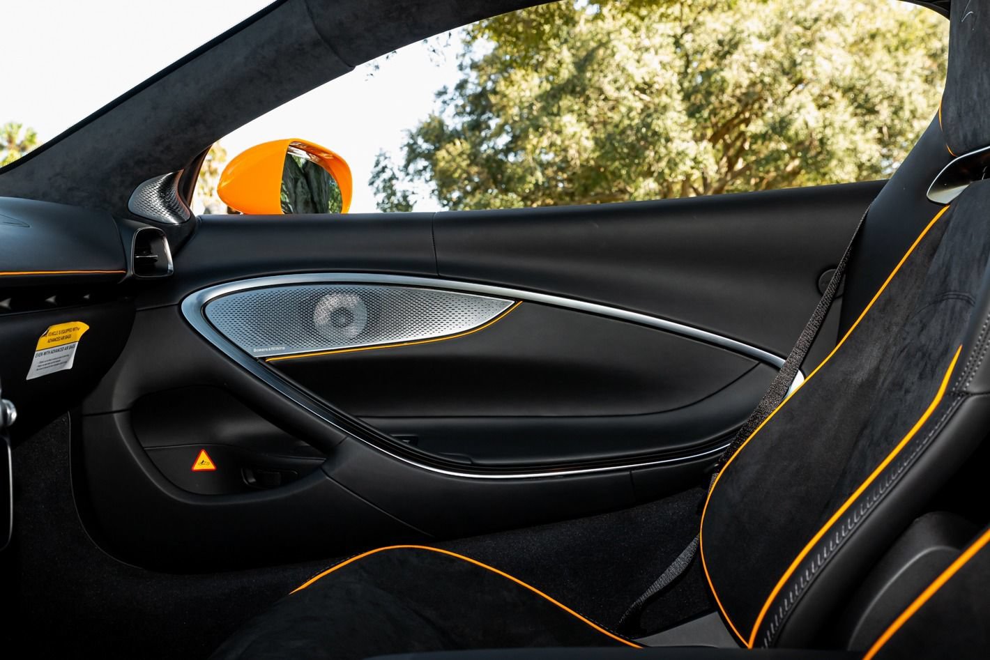 Used 2024 McLaren Artura RWD image 58