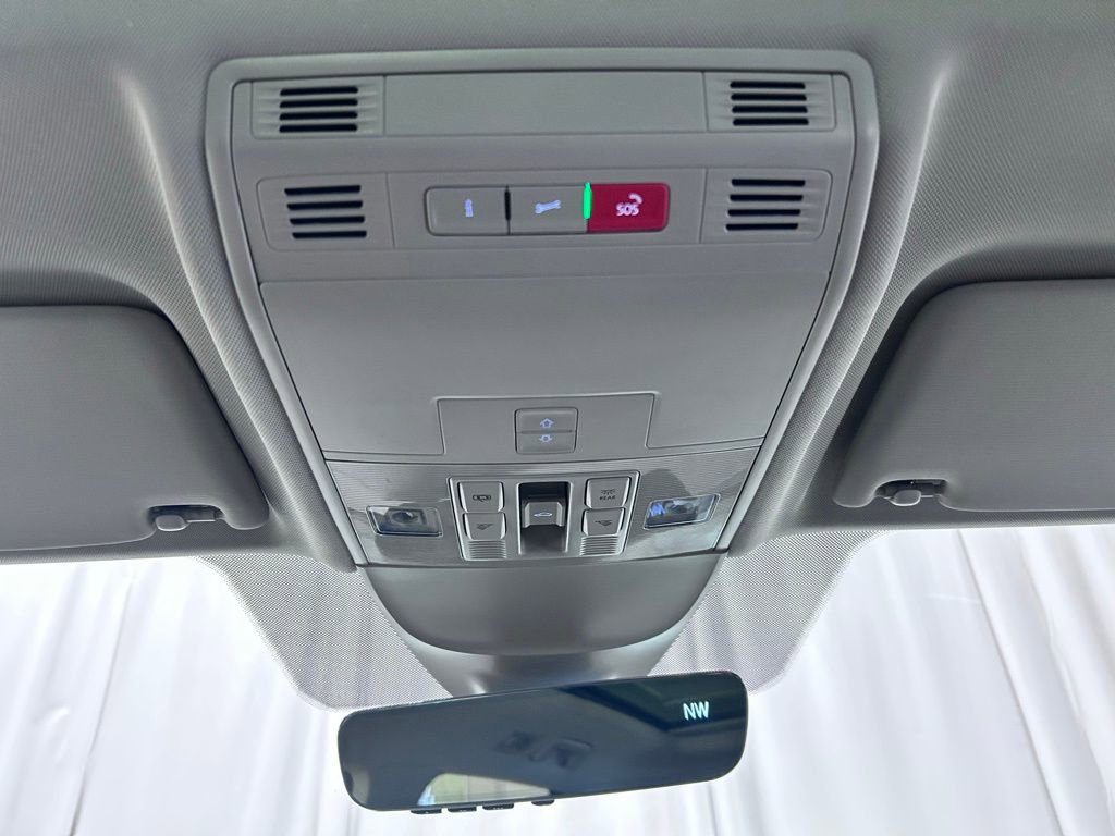 Used 2022 Volkswagen Taos SEL image 18