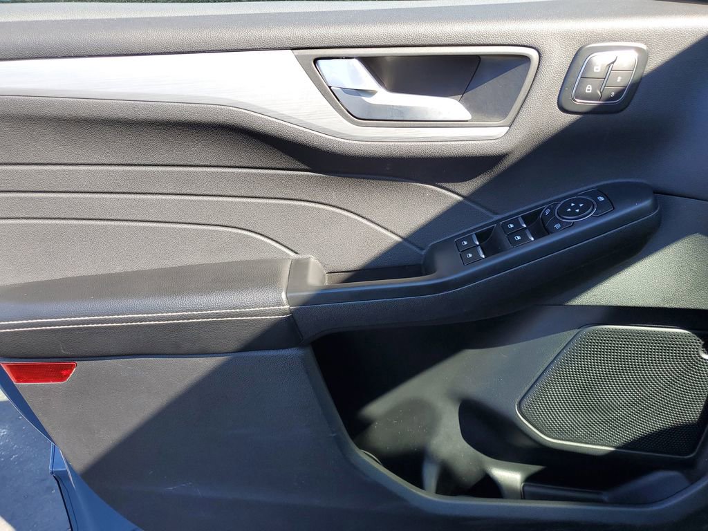 Certified 2025 Ford Escape Platinum image 26