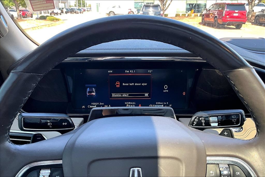 Used 2022 Lincoln Navigator Reserve AWD/4WD image 22