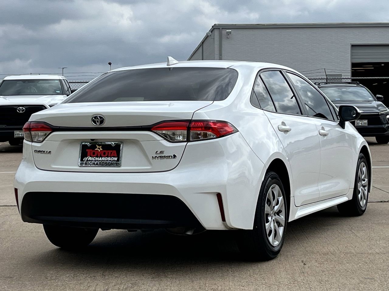 Used 2024 Toyota Corolla LE image 4