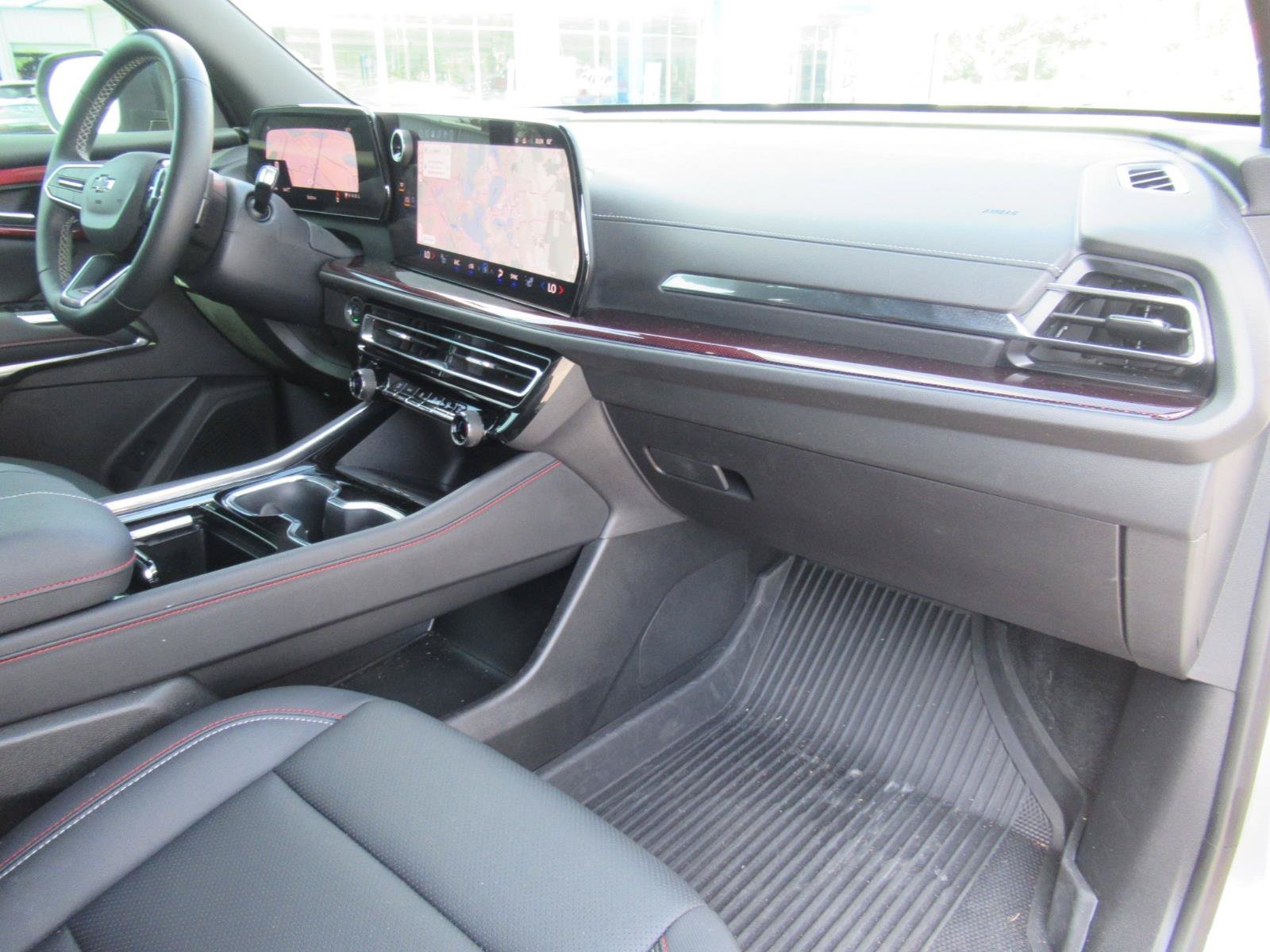 Used 2026 Chevrolet Traverse Z71 AWD/4WD image 12