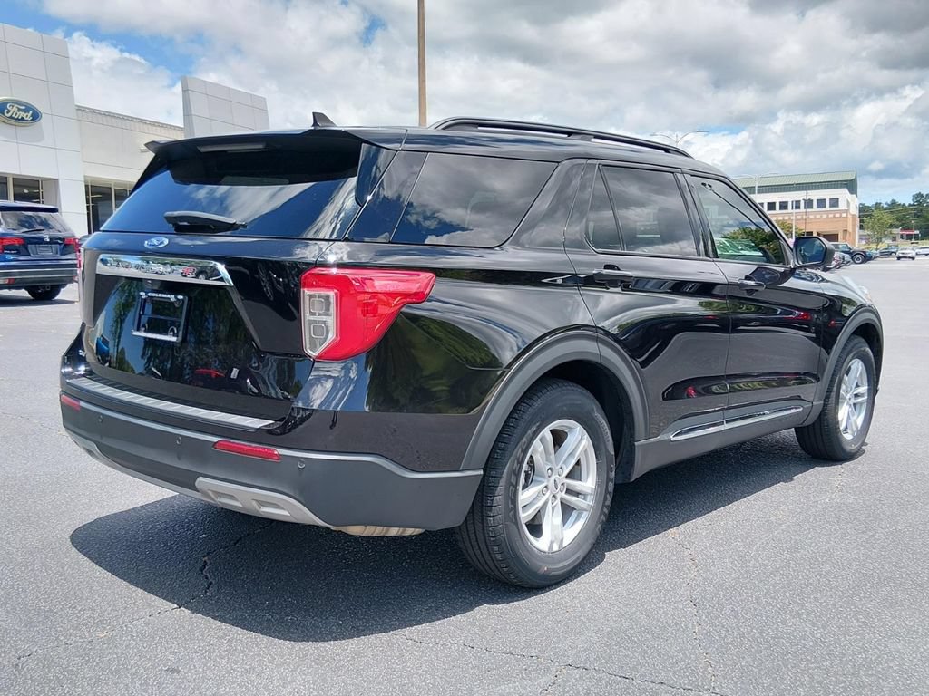 Used 2023 Ford Explorer XLT w/ Equipment Group 202A RWD image 4