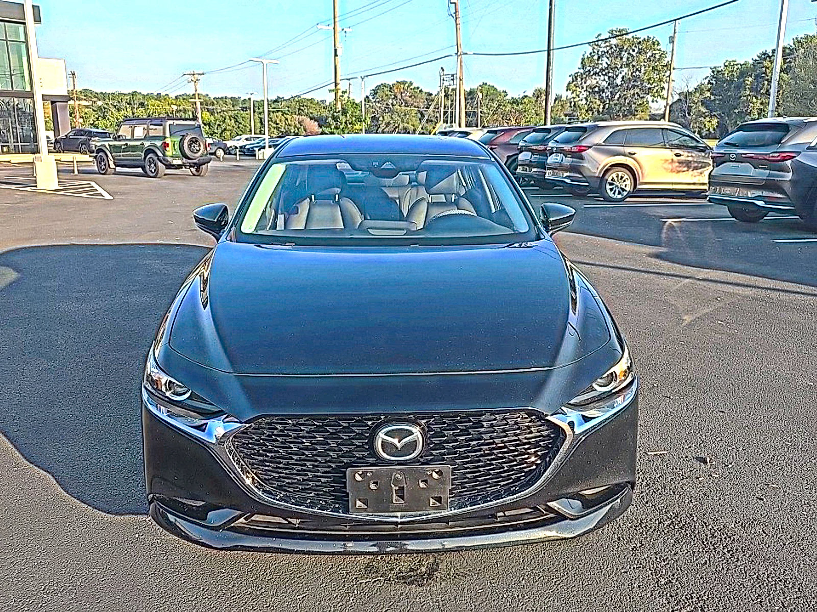 Used 2019 MAZDA MAZDA3 Sedan w/ Preferred Package FWD image 2