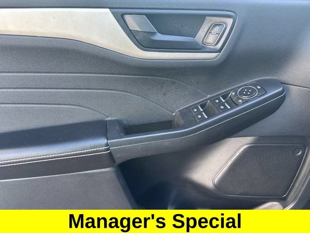 Used 2022 Ford Escape SE FWD image 13
