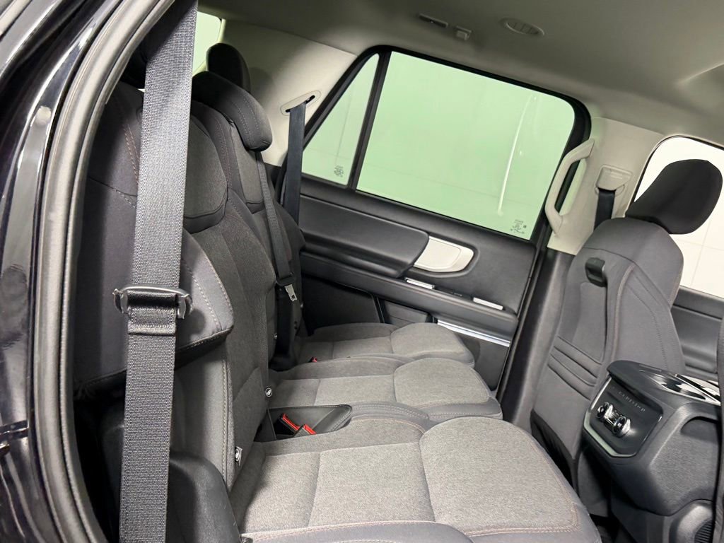 Used 2025 Ford Expedition Active image 27