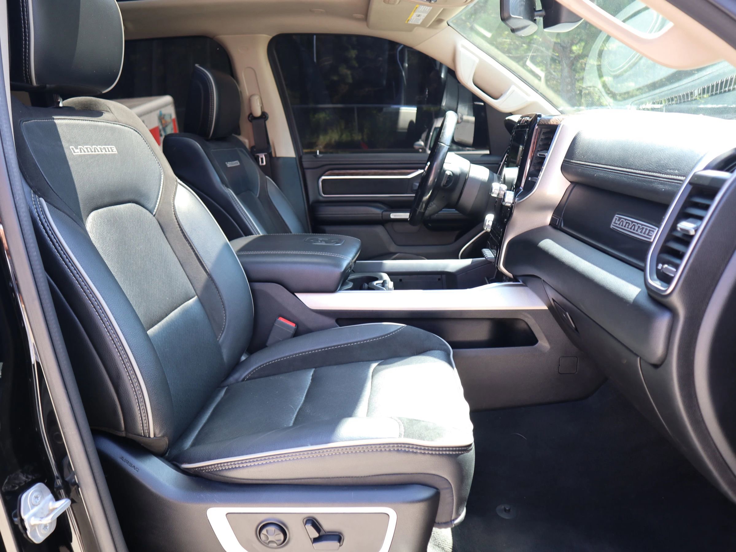 Used 2020 RAM 1500 Laramie image 33