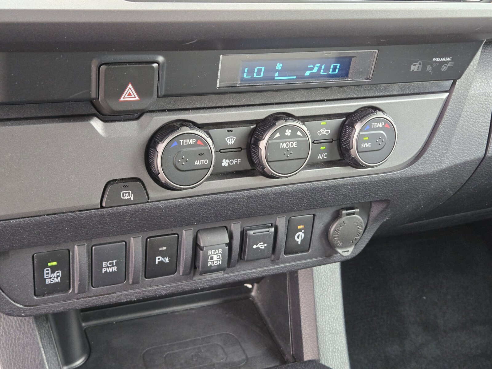 Used 2022 Toyota Tacoma TRD Sport image 21